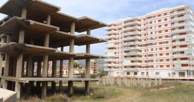 Cerca de 30 interesados en pujar por el único suelo hotelero a primera línea de playa en Benicàssim Cerca de 30 interesados en pujar por el único suelo hotelero a primera línea de playa en Benicàssim