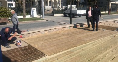Benicàssim renueva la entrada al punto accesible de la playa l’Almadrava Benicàssim renueva la entrada al punto accesible de la playa l’Almadrava