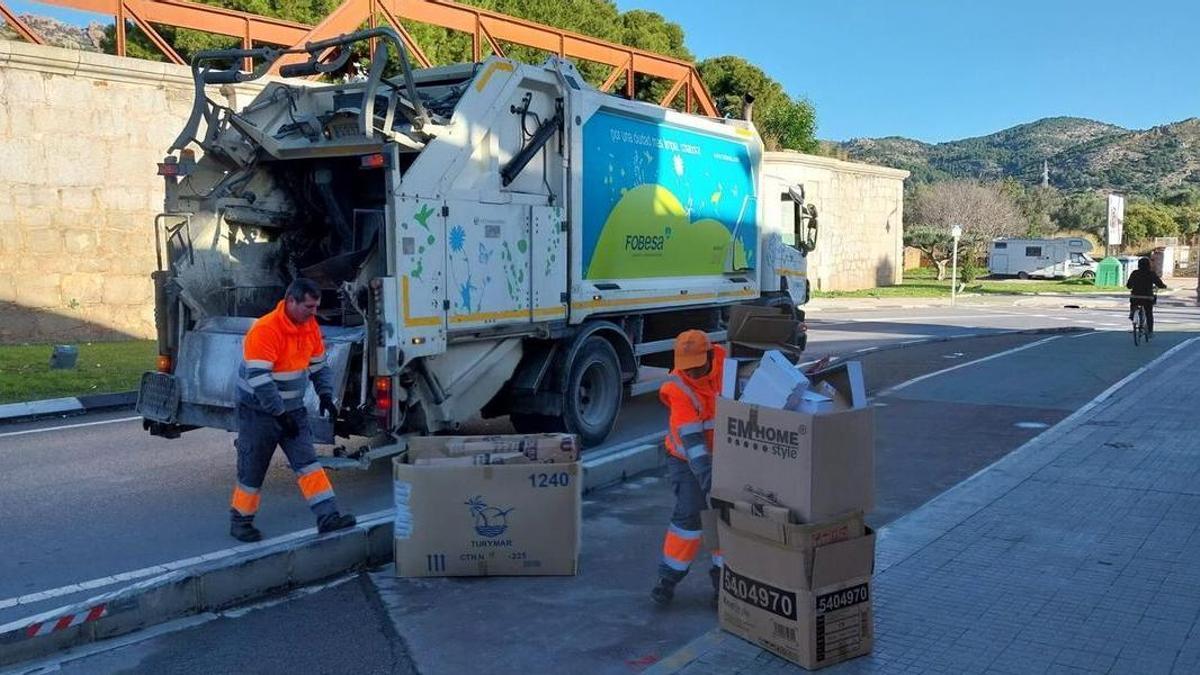 Imagen adjunta sobre el servicio municipal de recogida de cartón comercial